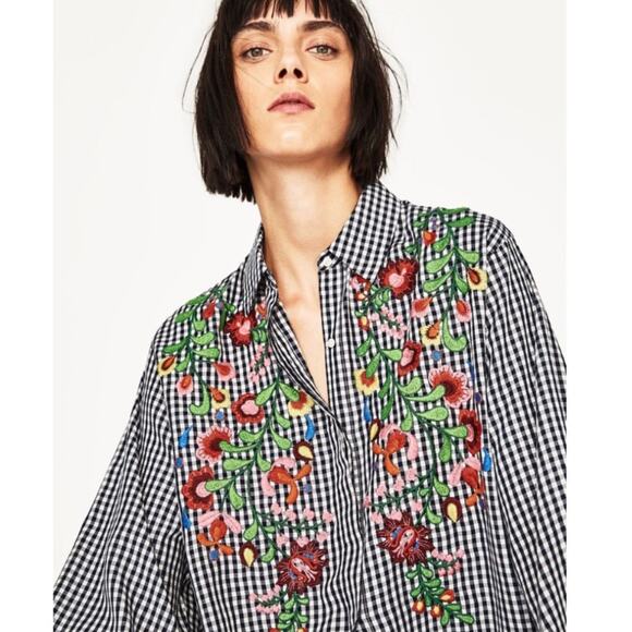 Zara Gingham Plaid Embroidered Black/White Button-Down Top - Picture 5 of 6